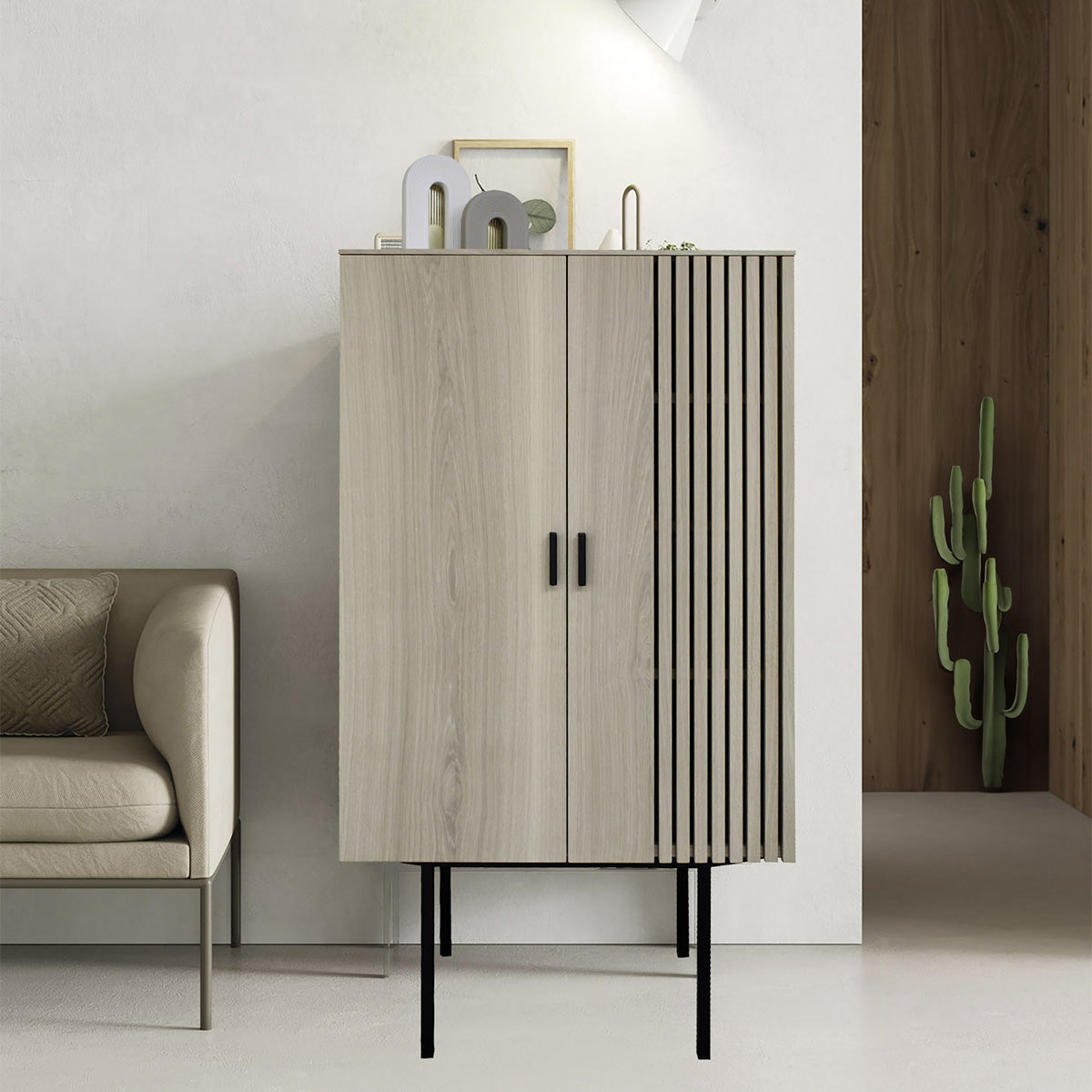 Armoirette tasseaux chêne massif et métal 2 portes